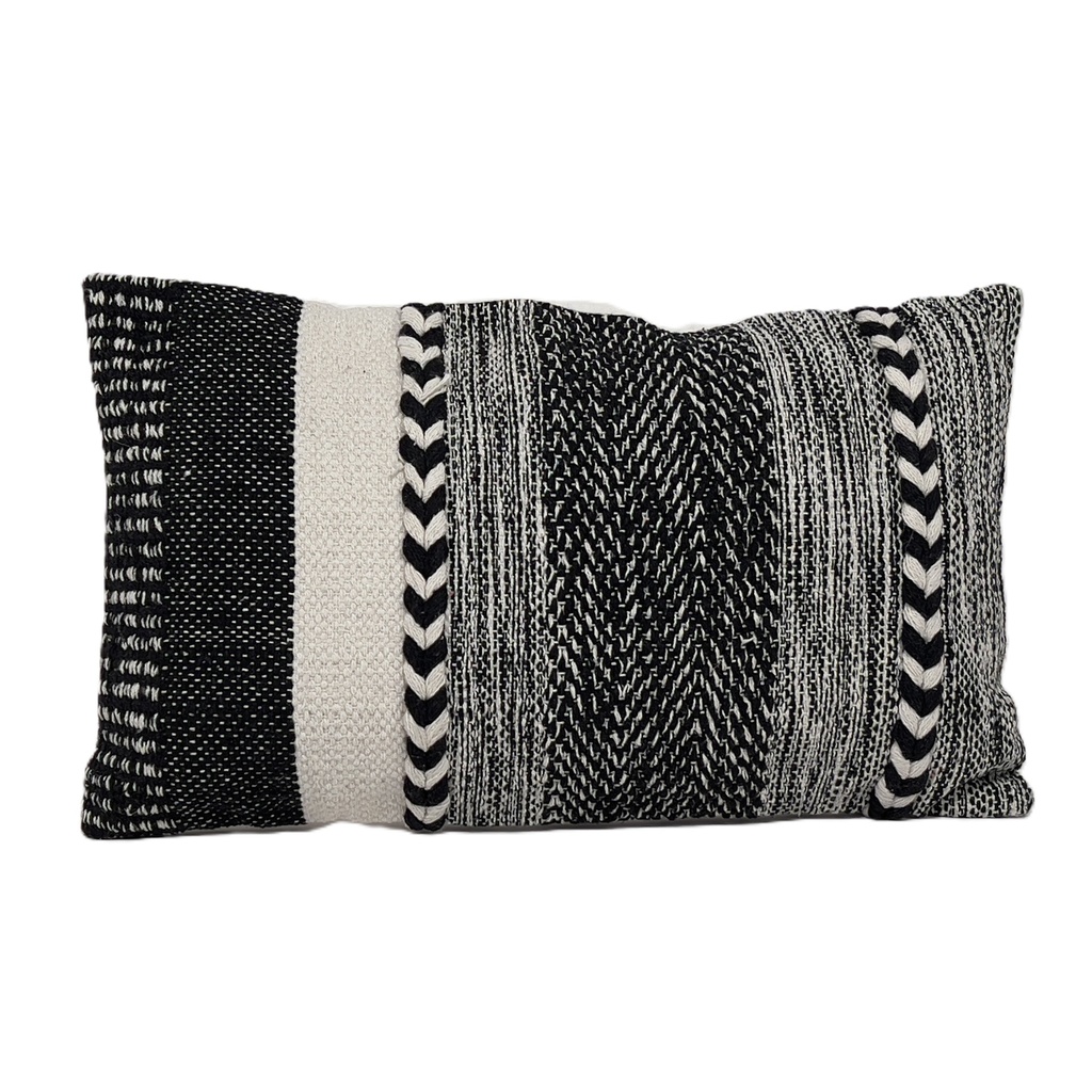 Cojín 30x50cm boho BN líneas